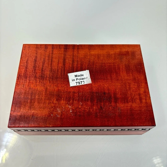 Hand Carved Cat Motif Wooden Trinket Box Made in Poland - Picture 7 of 10